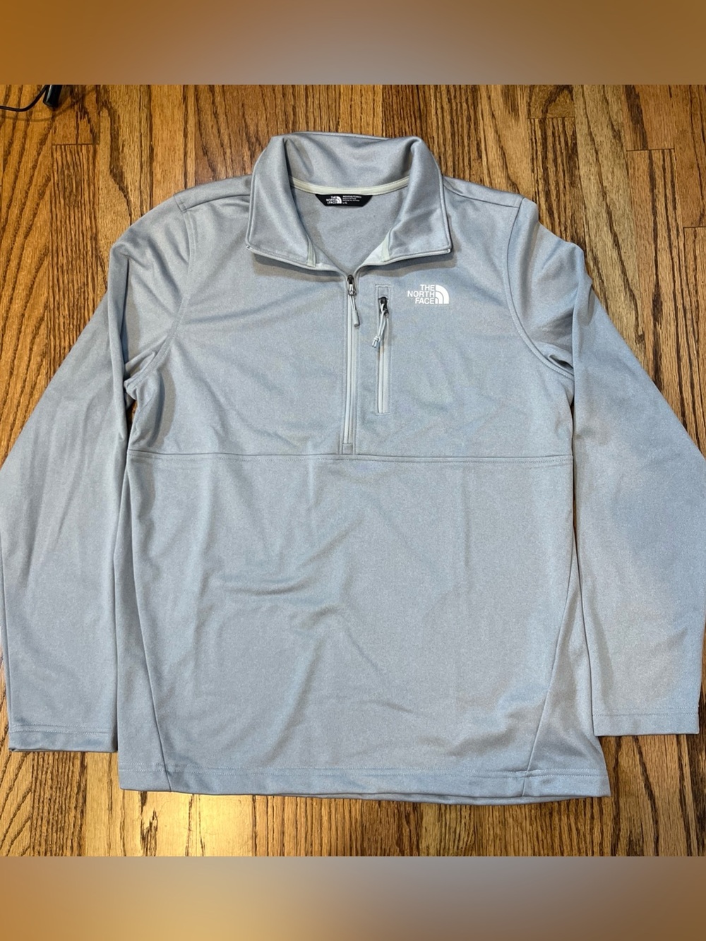 The North Face Women Performance 1/4 Zip  Pullover Light Weight Grey L Outdoor
